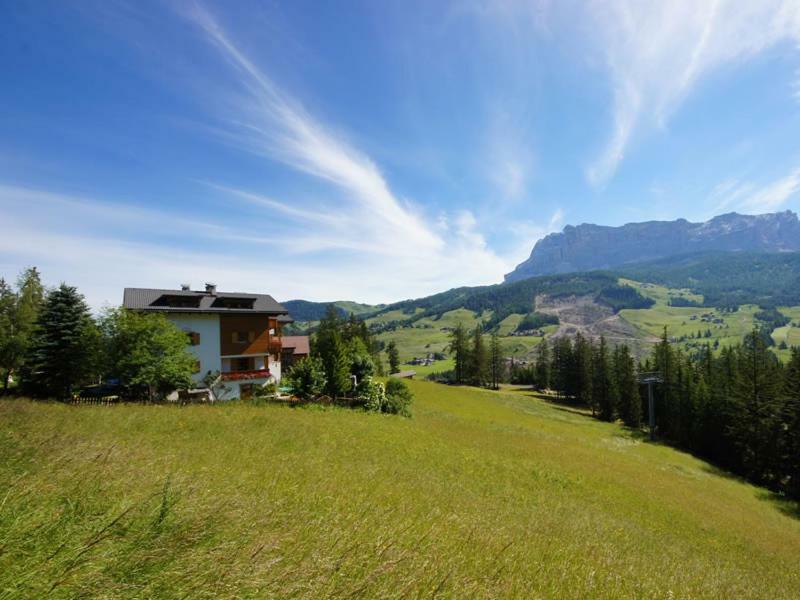 Ciasa De Munt Apartment La Villa  Bagian luar foto