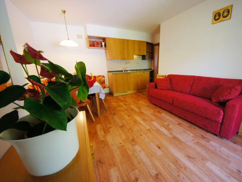 Ciasa De Munt Apartment La Villa  Bagian luar foto