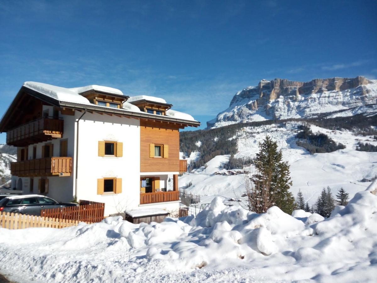Ciasa De Munt Apartment La Villa  Bagian luar foto