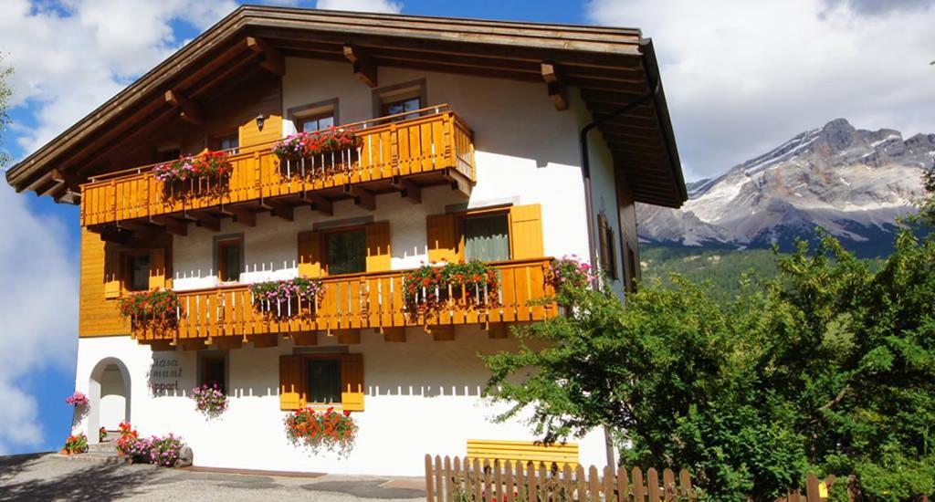 Ciasa De Munt Apartment La Villa  Bagian luar foto